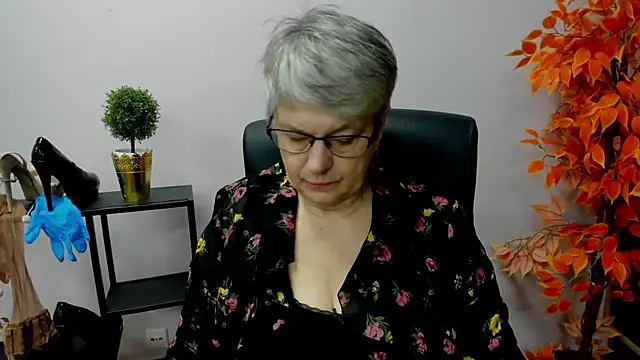 Snapshot of IrisDream chatting on January 2025 07:11:01 AM IrisDream online show from January 2025 07:11:01 AM