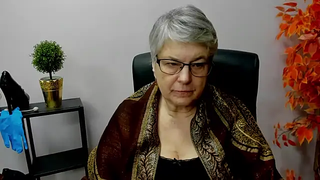 Snapshot of IrisDream chatting on January 2025 11:04:02 AM IrisDream online show from January 2025 11:04:02 AM