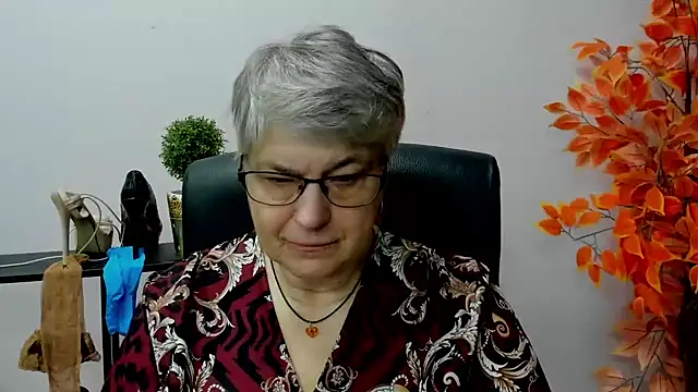 Snapshot of IrisDream chatting on January 2025 07:25:02 AM IrisDream online show from January 2025 07:25:02 AM