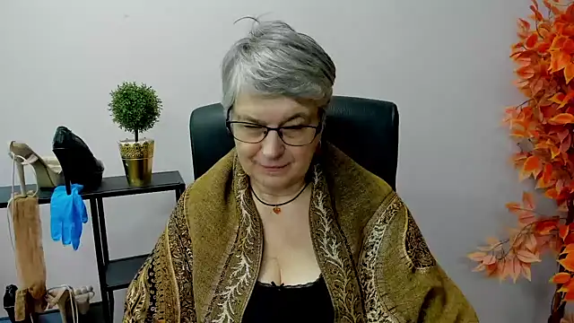 Snapshot of IrisDream chatting on January 2025 10:45:01 AM IrisDream online show from January 2025 10:45:01 AM