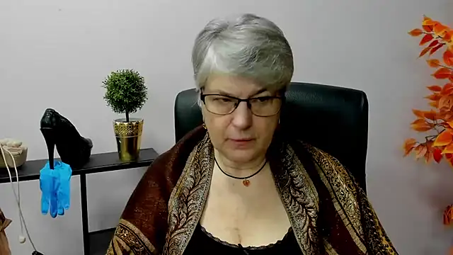 Snapshot of IrisDream chatting on January 2025 07:18:01 AM IrisDream online show from January 2025 07:18:01 AM