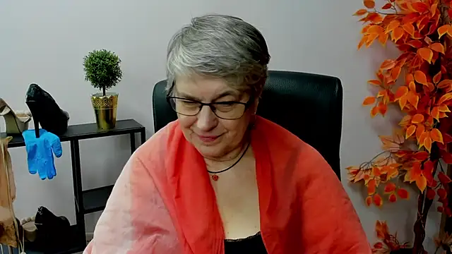 Snapshot of IrisDream chatting on February 2025 11:02:01 AM IrisDream online show from February 2025 11:02:01 AM