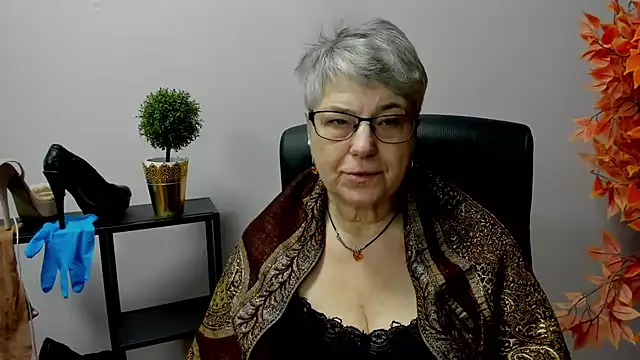 Snapshot of IrisDream chatting on February 2025 07:12:02 AM IrisDream online show from February 2025 07:12:02 AM