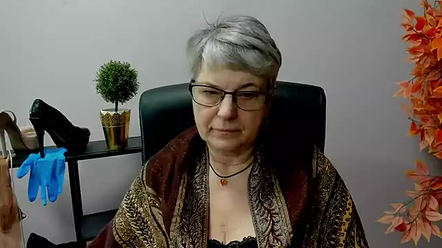 Snapshot of IrisDream chatting on February 2025 11:09:02 AM IrisDream online show from February 2025 11:09:02 AM