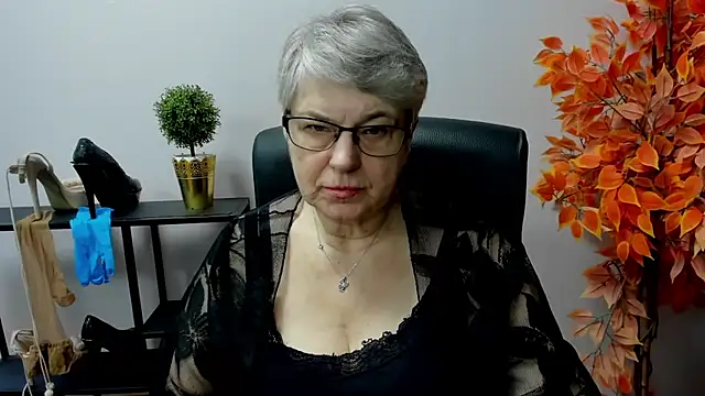 Snapshot of IrisDream chatting on March 2025 10:49:01 AM IrisDream online show from March 2025 10:49:01 AM