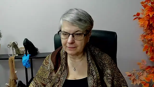 Snapshot of IrisDream chatting on March 2025 07:14:01 AM IrisDream online show from March 2025 07:14:01 AM