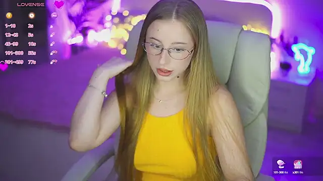 SilverrMoon online show from September 2025 12:41:02 PM