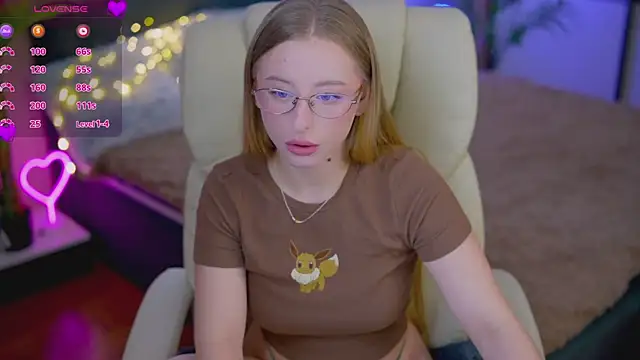 SilverrMoon online show from October 2025 07:36:02 PM