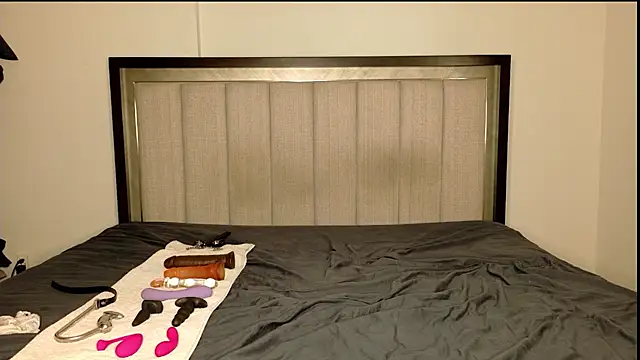 misscatxo online show from January 2025 11:13:01 PM