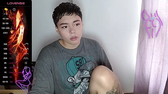 TRIXIE TANG28 online show from February 2025 05:29:02 PM