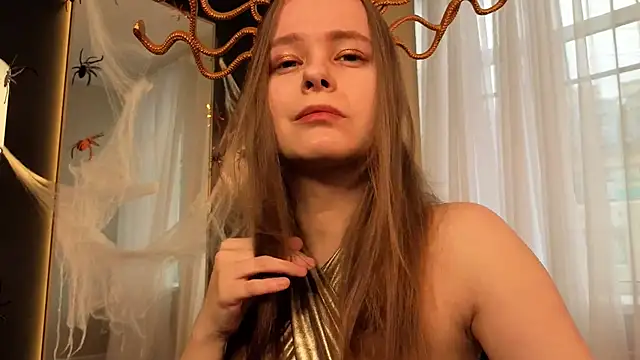 CassieCool online show from October 2025 01:01:02 PM