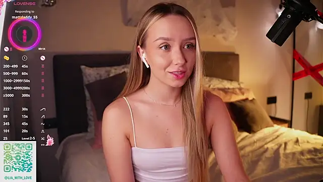 HollisBeckett online show from November 2025 03:04:01 AM