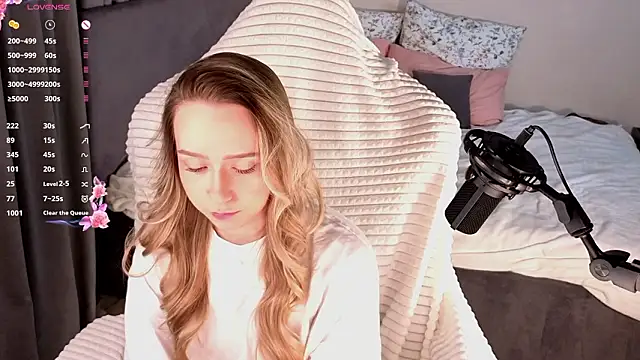 HollisBeckett online show from February 2026 03:07:02 AM