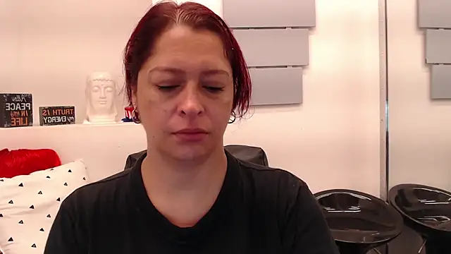 Snapshot of eva_twiss chatting on May 2026 12:00:02 PM eva twiss online show from May 2026 12:00:02 PM