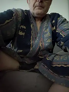 Snapshot of Bretoncool chatting on January 2026 02:32:01 PM Bretoncool online show from January 2026 02:32:01 PM