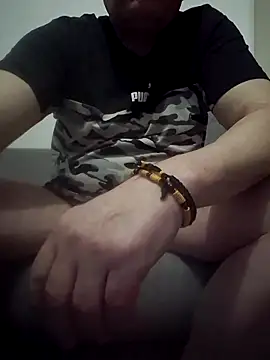 Snapshot of Bretoncool chatting on February 2026 04:55:02 AM Bretoncool online show from February 2026 04:55:02 AM