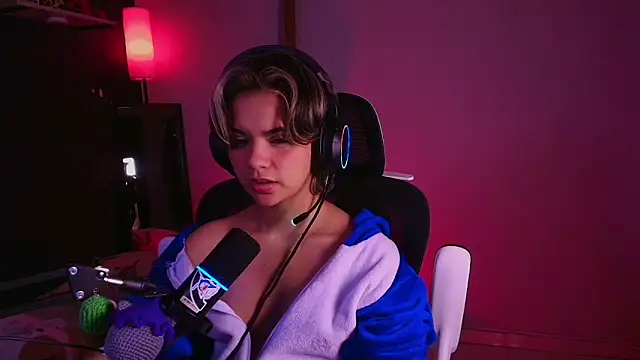 marlena3312 online show from March 2026 01:40:02 PM