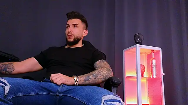 MightyAaron66 online show from February 2025 03:44:01 AM