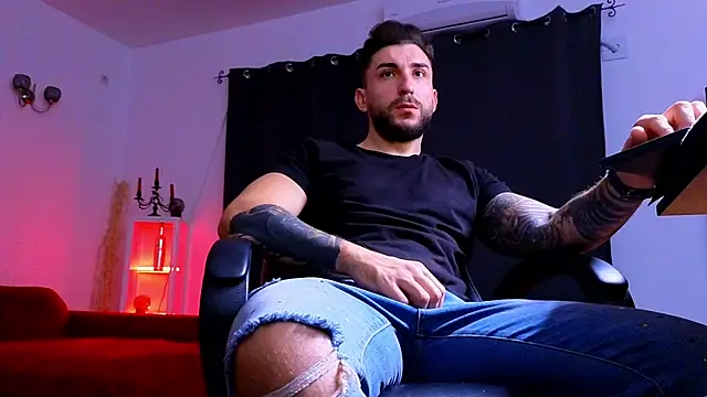 MightyAaron66 online show from October 2025 03:29:02 AM