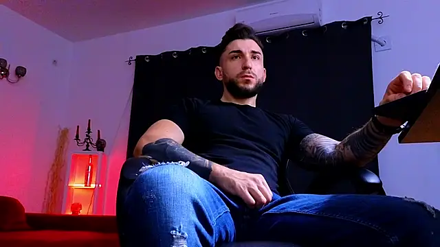 MightyAaron66 online show from December 2025 03:35:02 AM