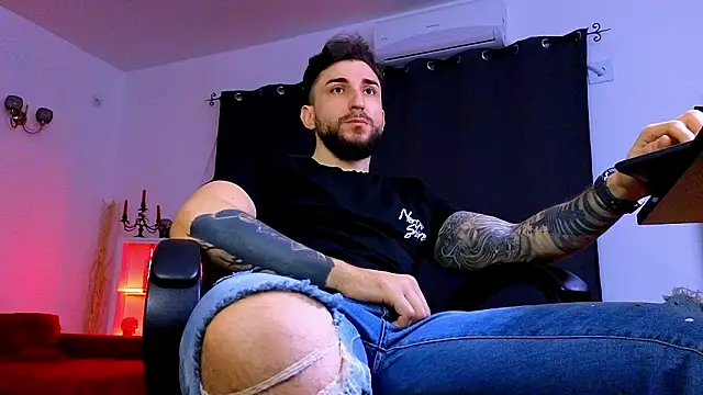 MightyAaron66 online show from February 2026 04:35:02 AM