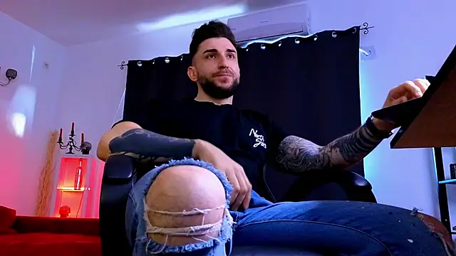 MightyAaron66 online show from April 2026 05:07:02 AM