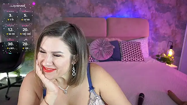 KiraRoxx online show from February 2026 07:39:02 PM