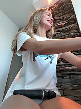 cuteluci  online show from March 2026 11:59:01 AM