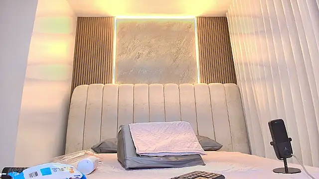 kata hazel online show from February 2026 07:14:02 PM