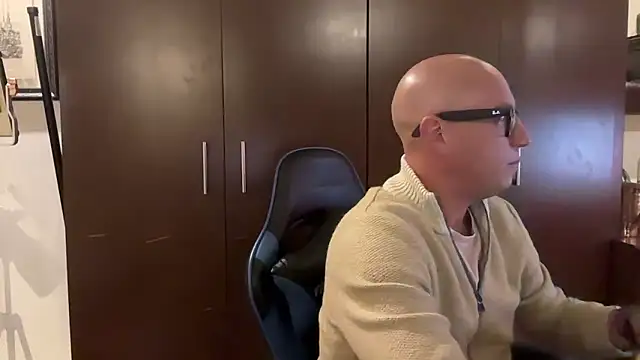 alanan881 online show from January 2026 12:37:01 AM