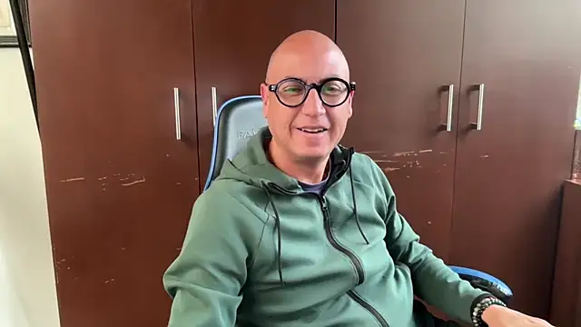 alanan881 online show from January 2026 05:38:01 PM