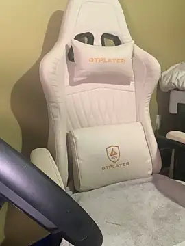 CrownedNyaries online show from February 2025 11:42:02 AM