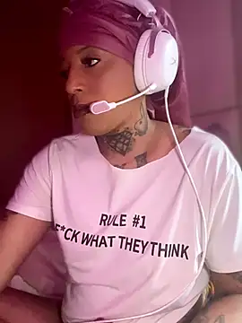 CrownedNyaries online show from February 2026 05:09:02 PM