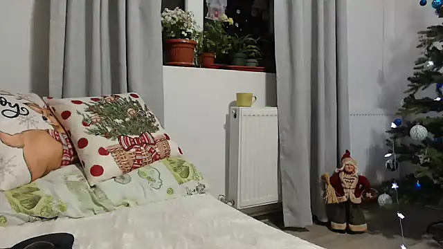 Snapshot of SweetMaddy888 chatting on December 2024 05:11:02 PM SweetMaddy888 online show from December 2024 05:11:02 PM