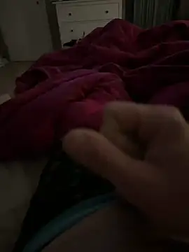 Snapshot of rundum40 chatting on December 2024 08:15:01 PM rundum40 online show from December 2024 08:15:01 PM