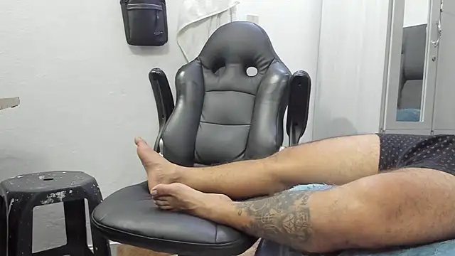 Lyon vach online show from January 2025 10:23:01 PM