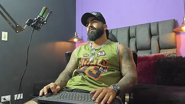 Lyon vach online show from September 2025 08:12:02 PM