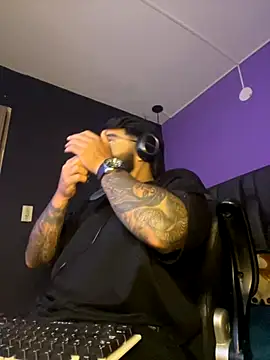 Lyon vach online show from October 2025 11:24:02 PM