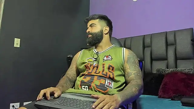 Lyon vach online show from February 2026 10:59:01 PM