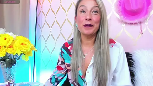 Snapshot of ladylians chatting on December 2024 11:34:02 PM ladylians online show from December 2024 11:34:02 PM