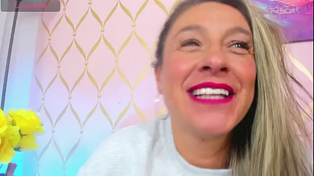 Snapshot of ladylians chatting on January 2025 12:48:02 AM ladylians online show from January 2025 12:48:02 AM