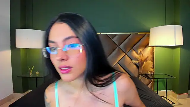 Mia Elowen online show from October 2025 09:23:02 PM