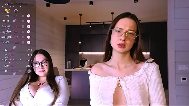 dorafisher01 online show from November 2025 02:11:01 PM