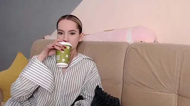 Snapshot of AmbrielHailey chatting on October 2025 01:17:01 PM AmbrielHailey online show from October 2025 01:17:01 PM