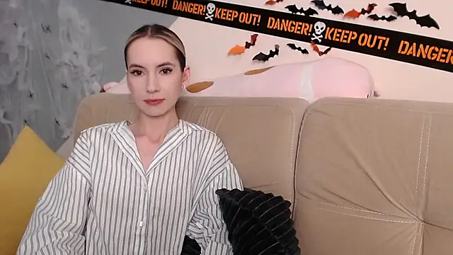 Snapshot of AmbrielHailey chatting on November 2025 08:04:02 AM AmbrielHailey online show from November 2025 08:04:02 AM