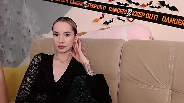 Snapshot of AmbrielHailey chatting on November 2025 12:32:01 AM AmbrielHailey online show from November 2025 12:32:01 AM