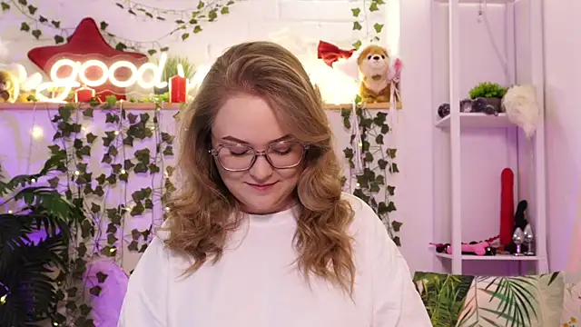 MonicaAsis online show from April 2026 06:08:02 PM