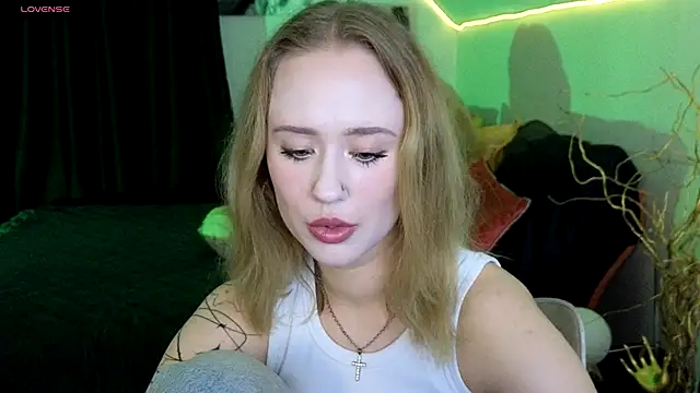 SashaBrooks online show from September 2025 06:08:02 PM