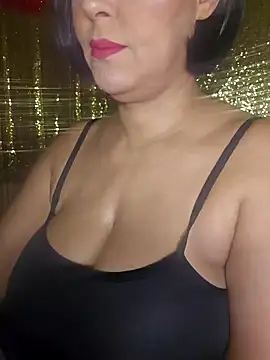 Snapshot of Foxlady2271 chatting on December 2024 11:21:01 PM Foxlady2271 online show from December 2024 11:21:01 PM