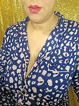 Snapshot of Foxlady2271 chatting on December 2024 08:26:02 AM Foxlady2271 online show from December 2024 08:26:02 AM